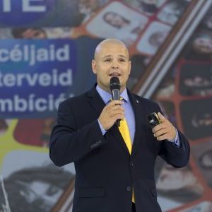 Viktor adatlap képe